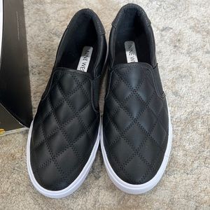 NWT** - Cute Size 6 Slip on Sneaker Shoes